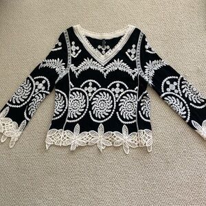 Lapis V-Neck Embroidered Blouse Lace Hem Size Small Soft Black Cream Like New